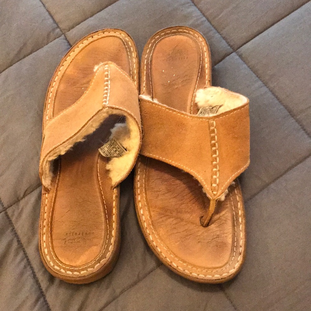 UGG Flip Flops. Size 11.